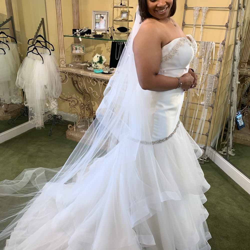 Brand New Wedding Gown New with Tags!